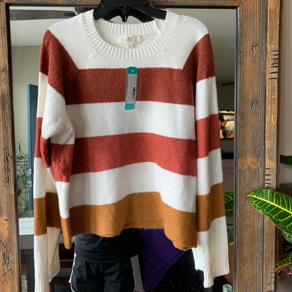 Pinque pullover from stitch Fix - Picture 2 of 7